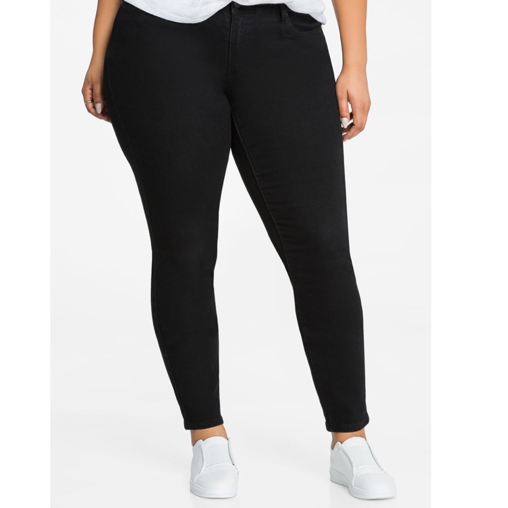 Never Worn Before - Black Skinny Jean - stretchy
